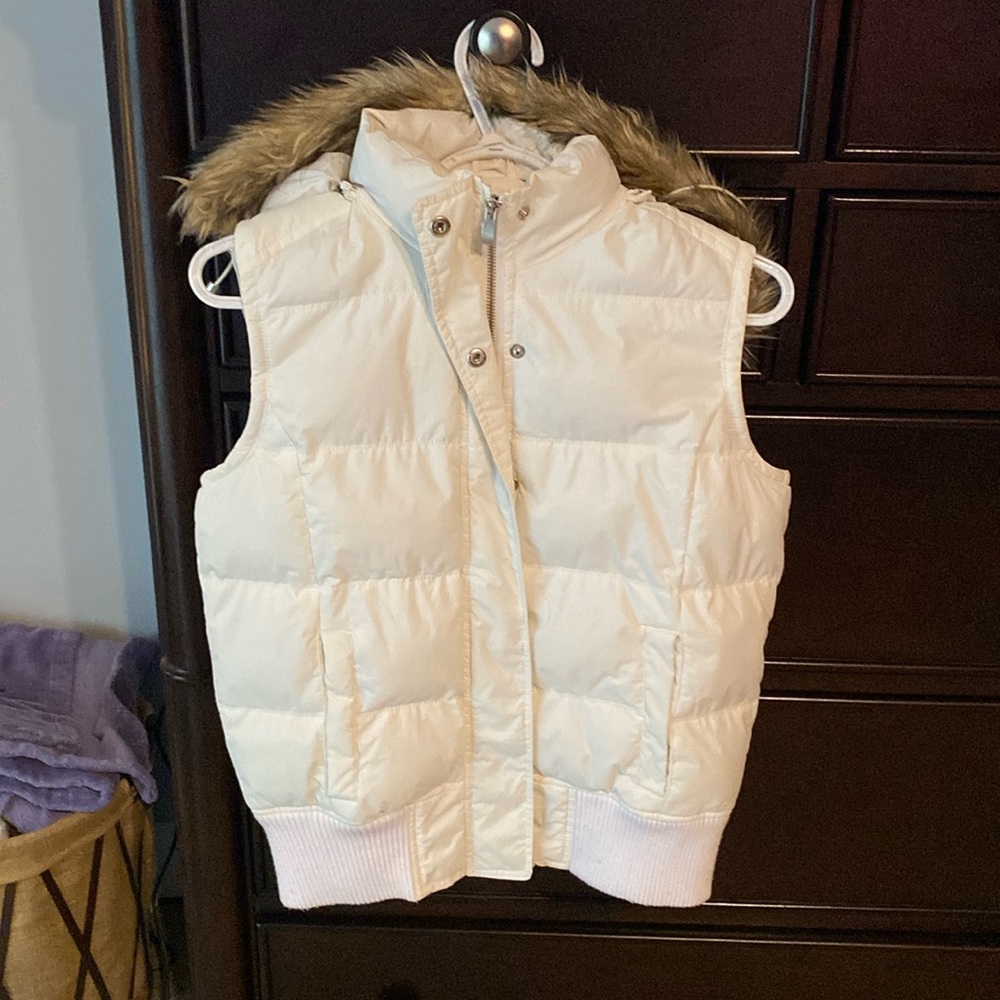 White Puffy Vest with Faux Fur Along Hood, Attachable Hood with Zipper, Size L